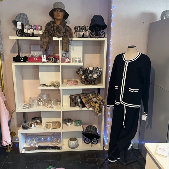 @Trene0410 IS GOING LIVE!!! 💜 LIKE FOR LIVE NOTIFICATIONS 💜 - Picture 7 of 15